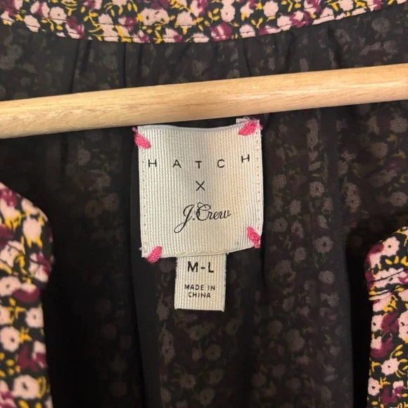 Hatch x J. Crew Maternity Pink Black Floral Sleeveless V Neck Blouse Medium Larg - Picture 3 of 9